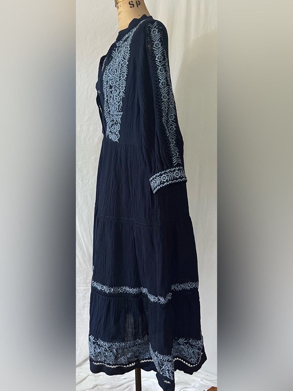 NWT Wrap London Embroidered
Crinkle Cotton & Linen Dress 6 - Picture 3 of 15